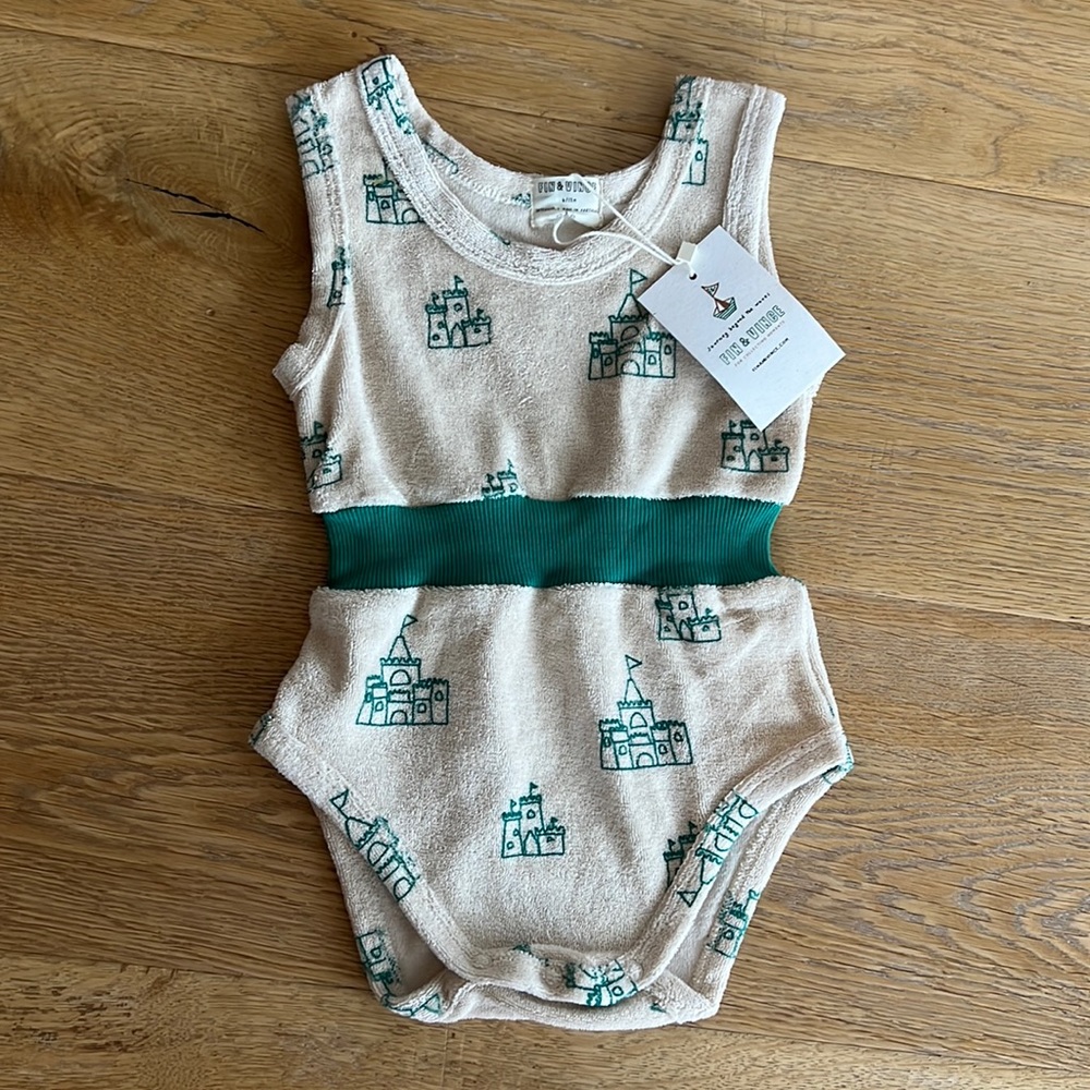 NWT Fin & Vince Sandcastles Jumper